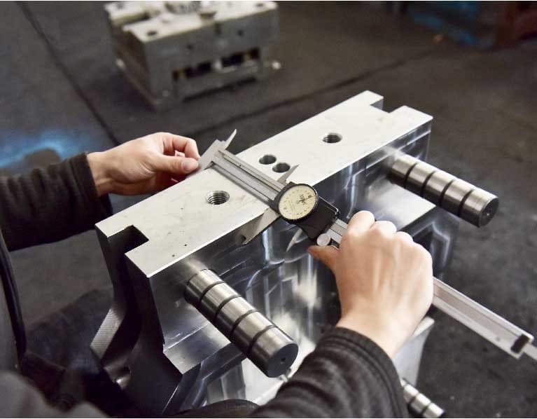 Dimensional checks of die machining