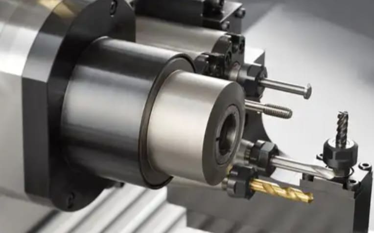 Các chi tiết trên máy tiện CNC kiểu Thụy Sĩ.